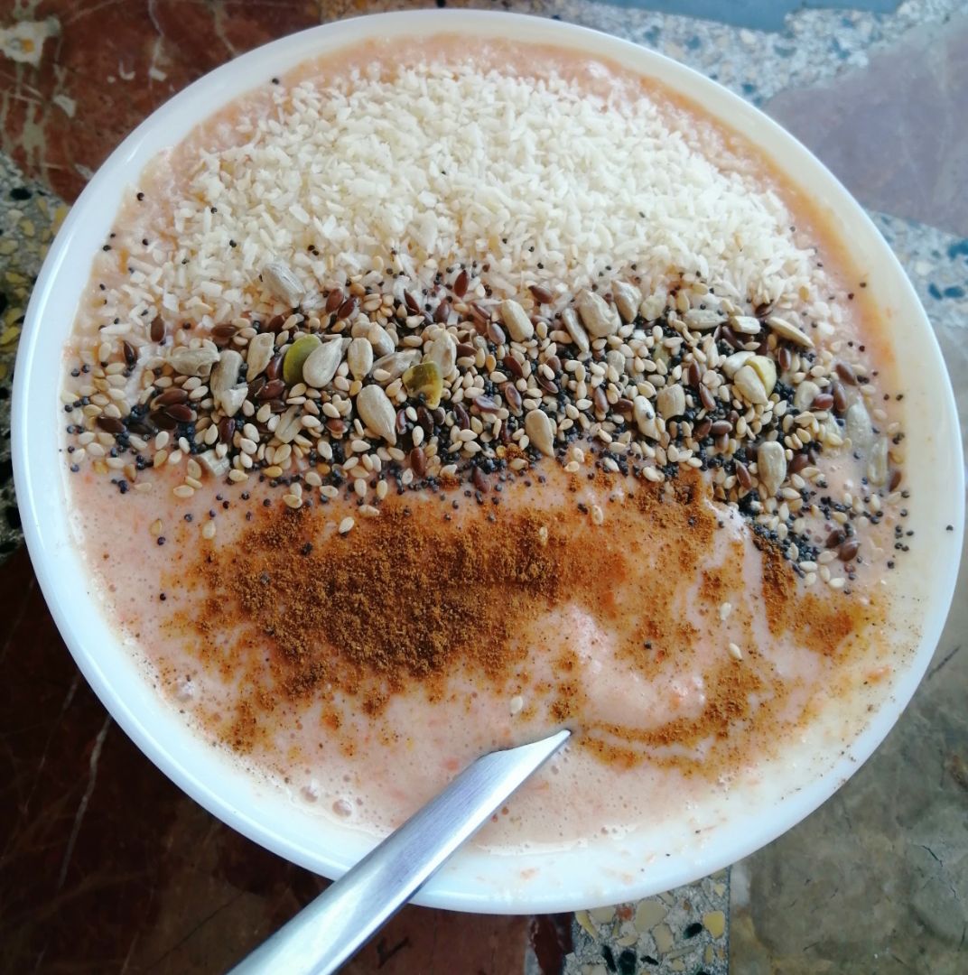 Bol de mango y zanahoria Bol de mango y zanahoria