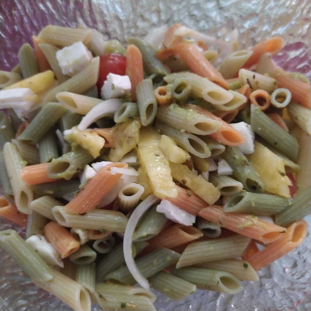 Ensalada de pasta con piña Ensalada de pasta con piña
