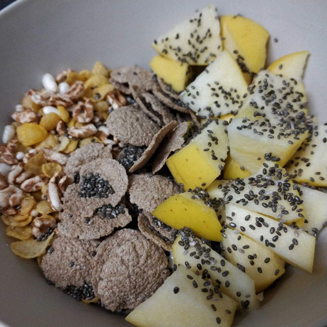 Bowl cereales con queso fresco batido Bowl cereales con queso fresco batido