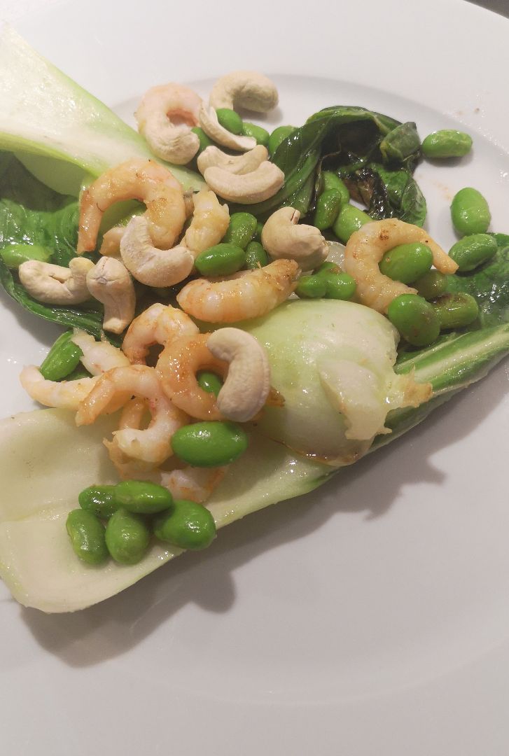 Pak choi con gambas y edamames Pak choi con gambas y edamames