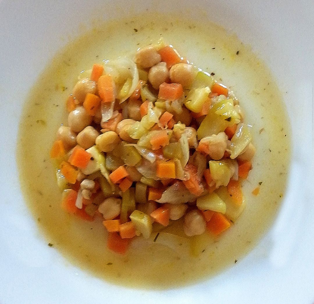 Garbanzos con calabacin y zanahoria Garbanzos con calabacin y zanahoria