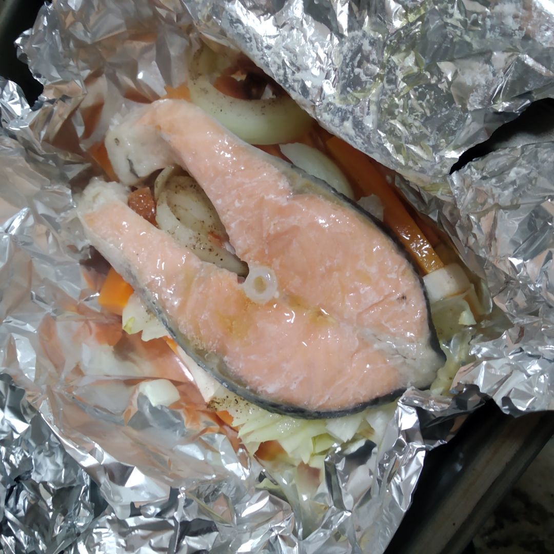 Salm贸n al papillote con hortalizas 馃悷馃 Salm贸n al papillote con hortalizas 馃悷馃