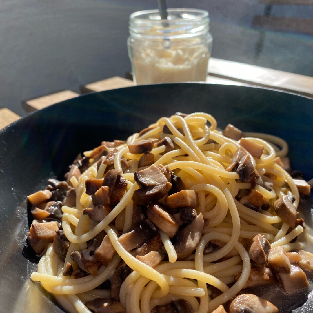 Pasta sin gluten con champiñones y parmesano