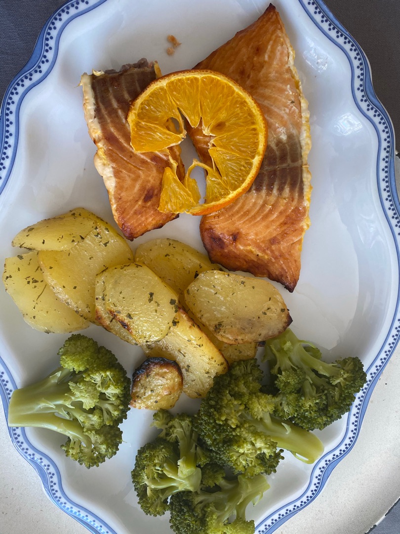 Salmón con brócoli y patata