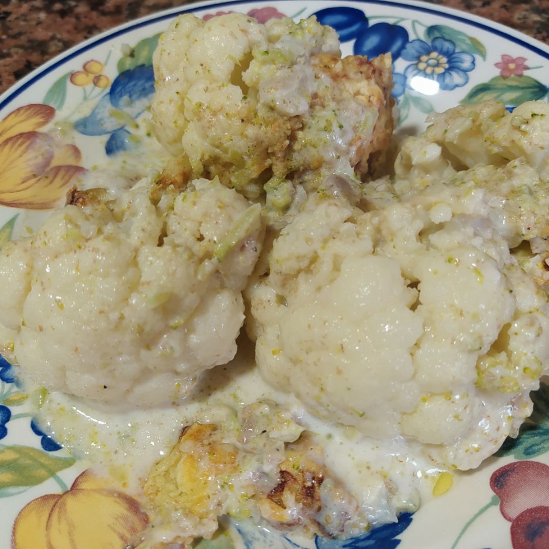 Coliflor con bechamel de brócoli