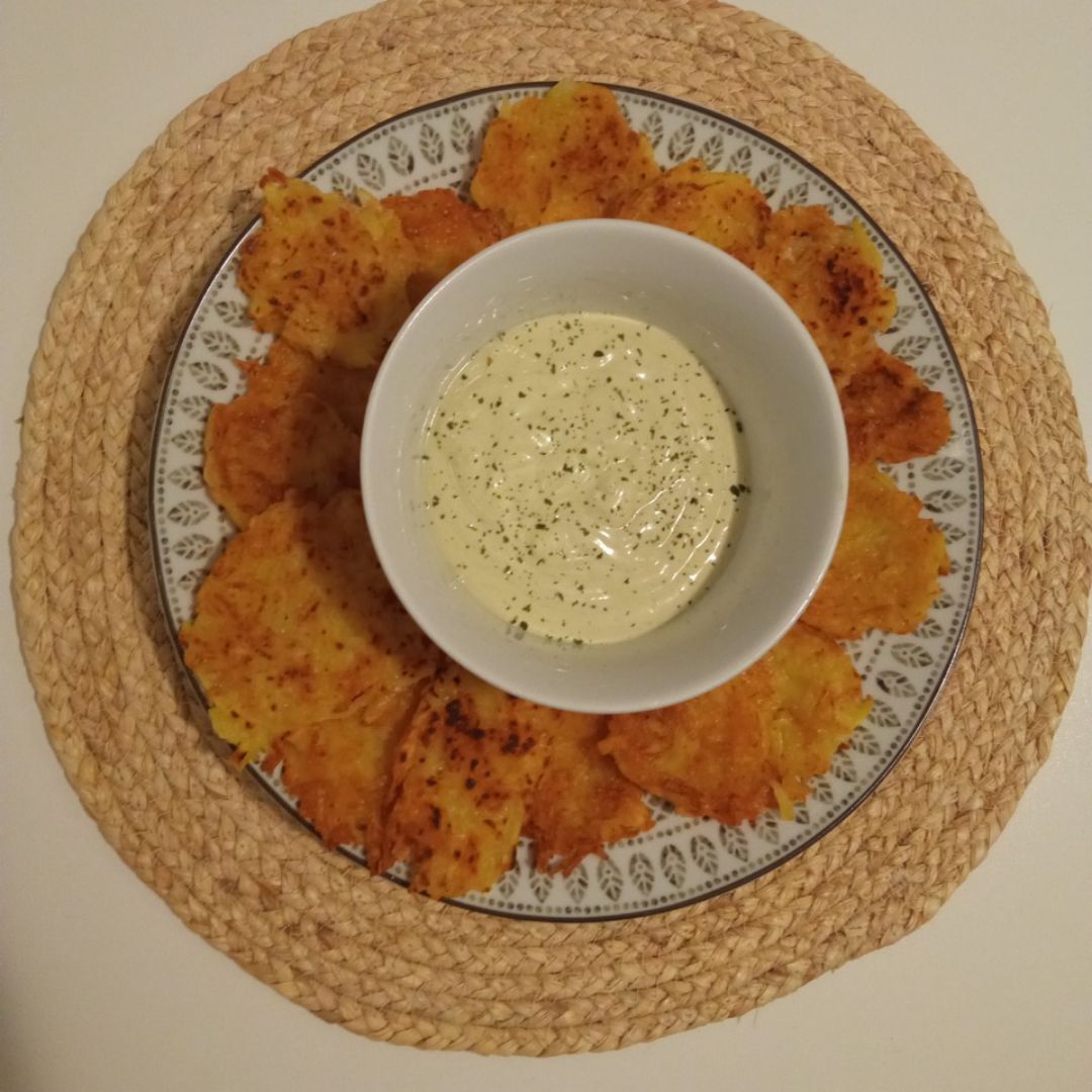 Chips de patata y queso con salsa de yogur y aguacate Paso 5 Chips de patata y queso con salsa de yogur y aguacate Paso 5