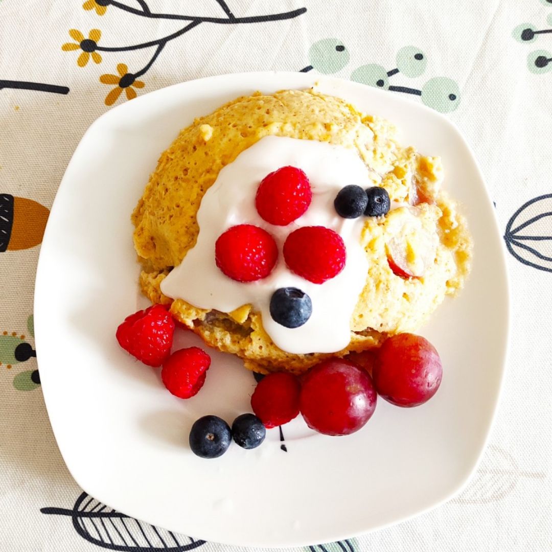 Mug cake de avena, almendra y uvas rojas Paso 5 Mug cake de avena, almendra y uvas rojas Paso 5