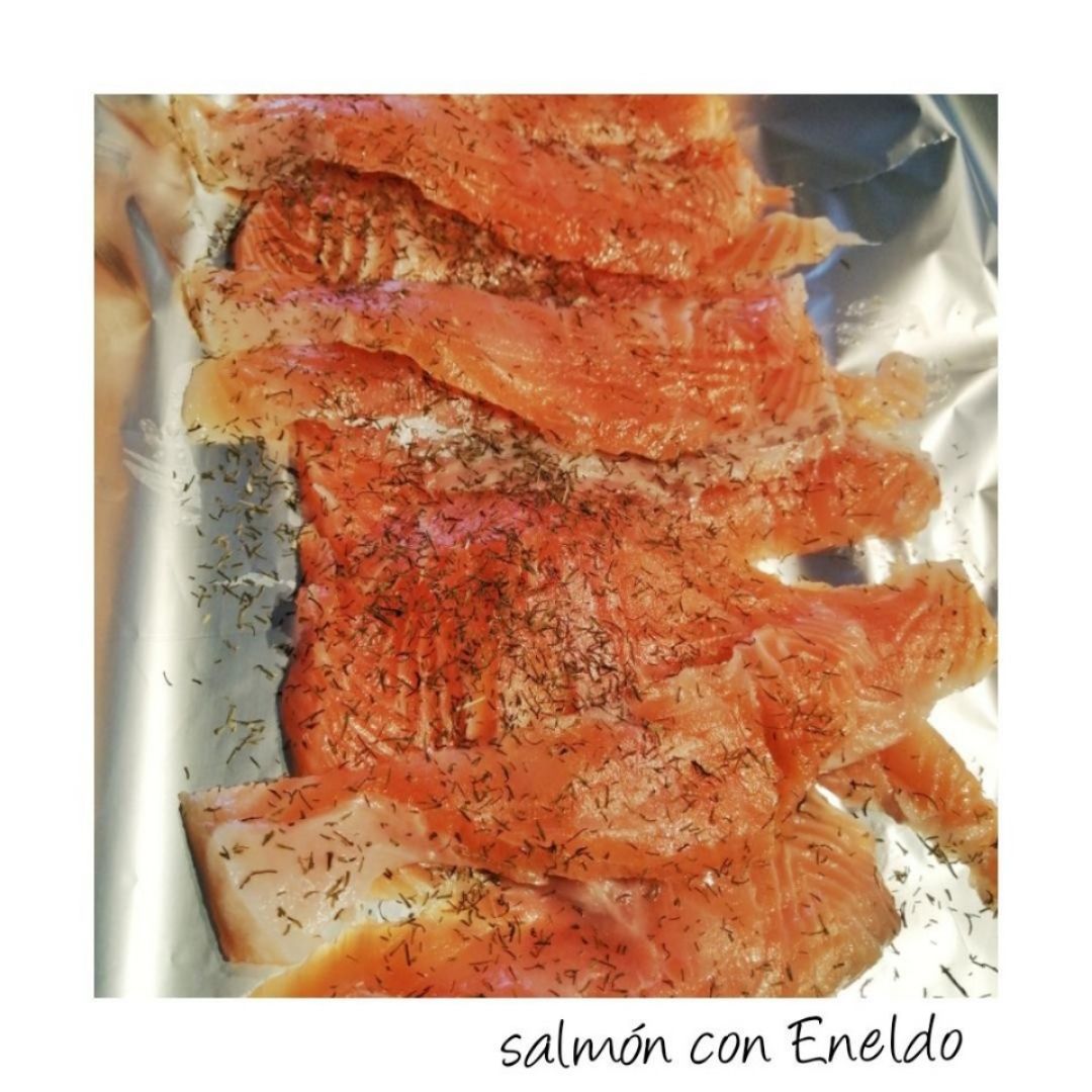 Salmón con eneldo Salmón con eneldo