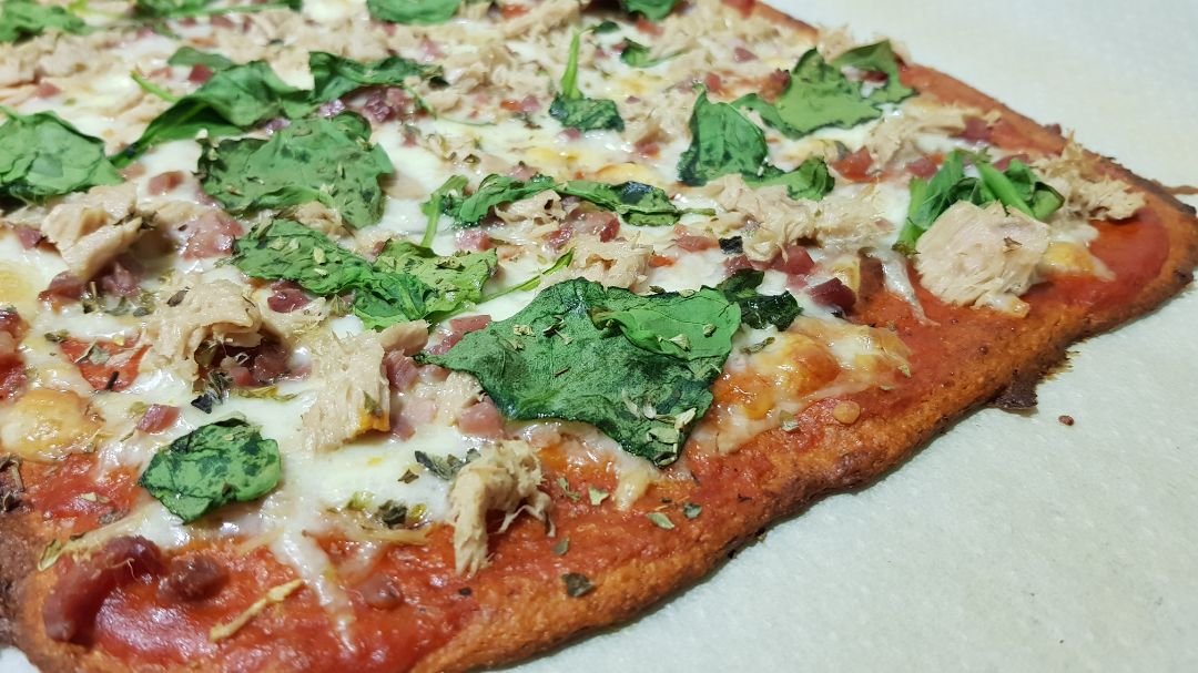 Pizza con base de pimientos del piquillo Pizza con base de pimientos del piquillo