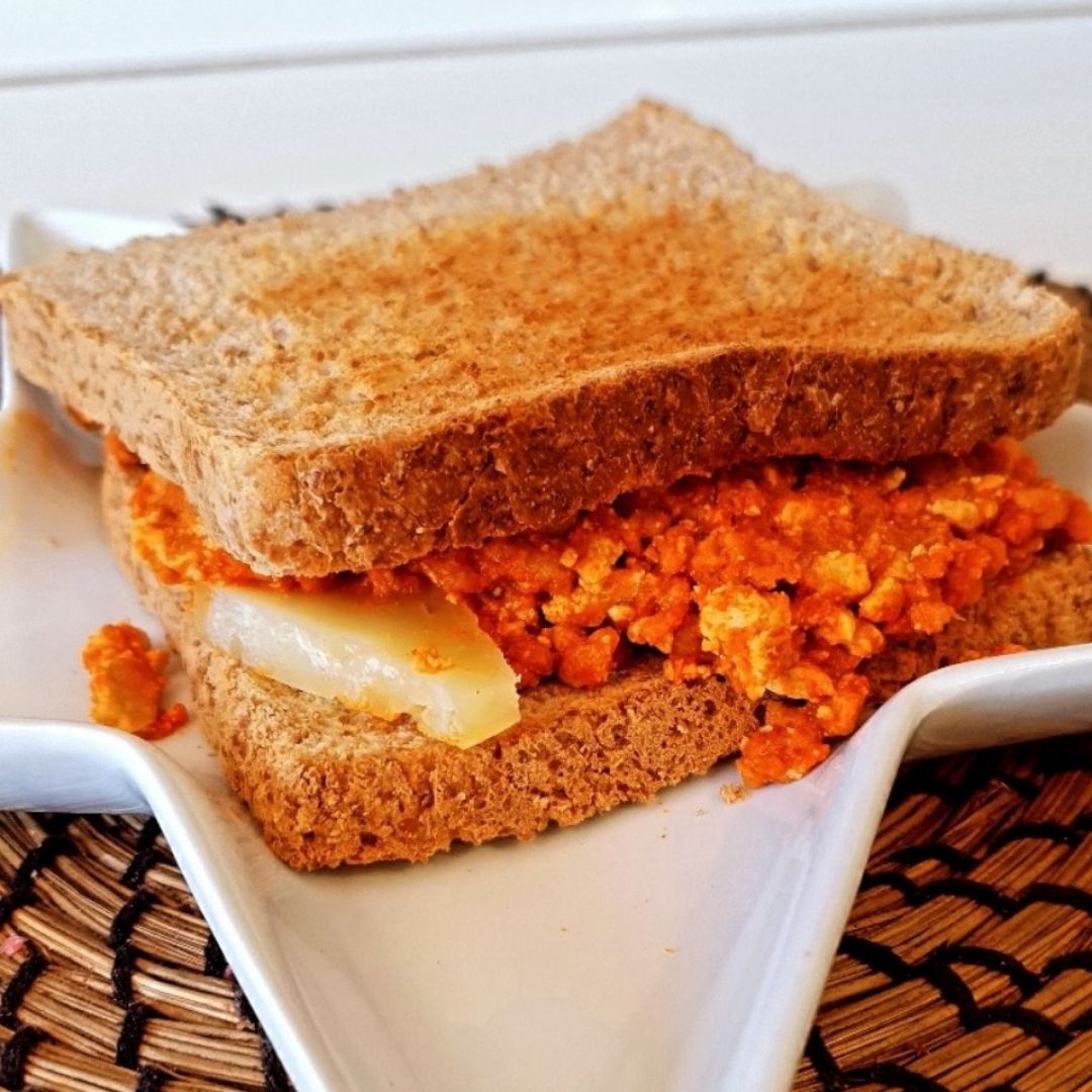 Sándwich de tofu, tomate y queso Paso 2