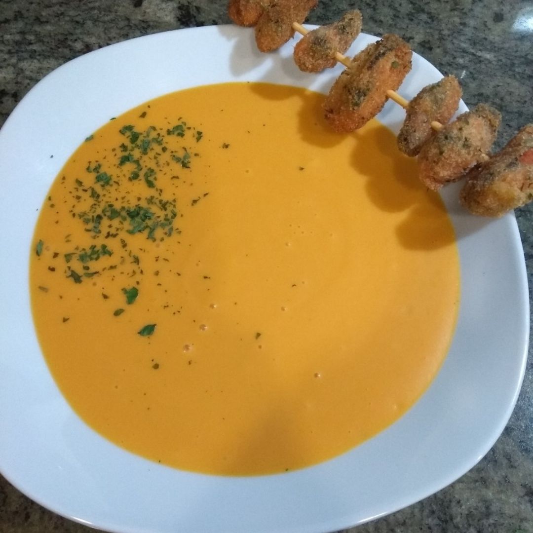 Crema mediterránea con mejillones rebozados Crema mediterránea con mejillones rebozados