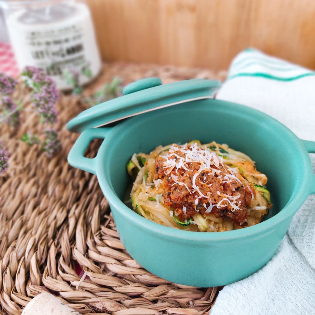 🍝 Spaghetti de calabacín con pesto rojo 🍝 Spaghetti de calabacín con pesto rojo