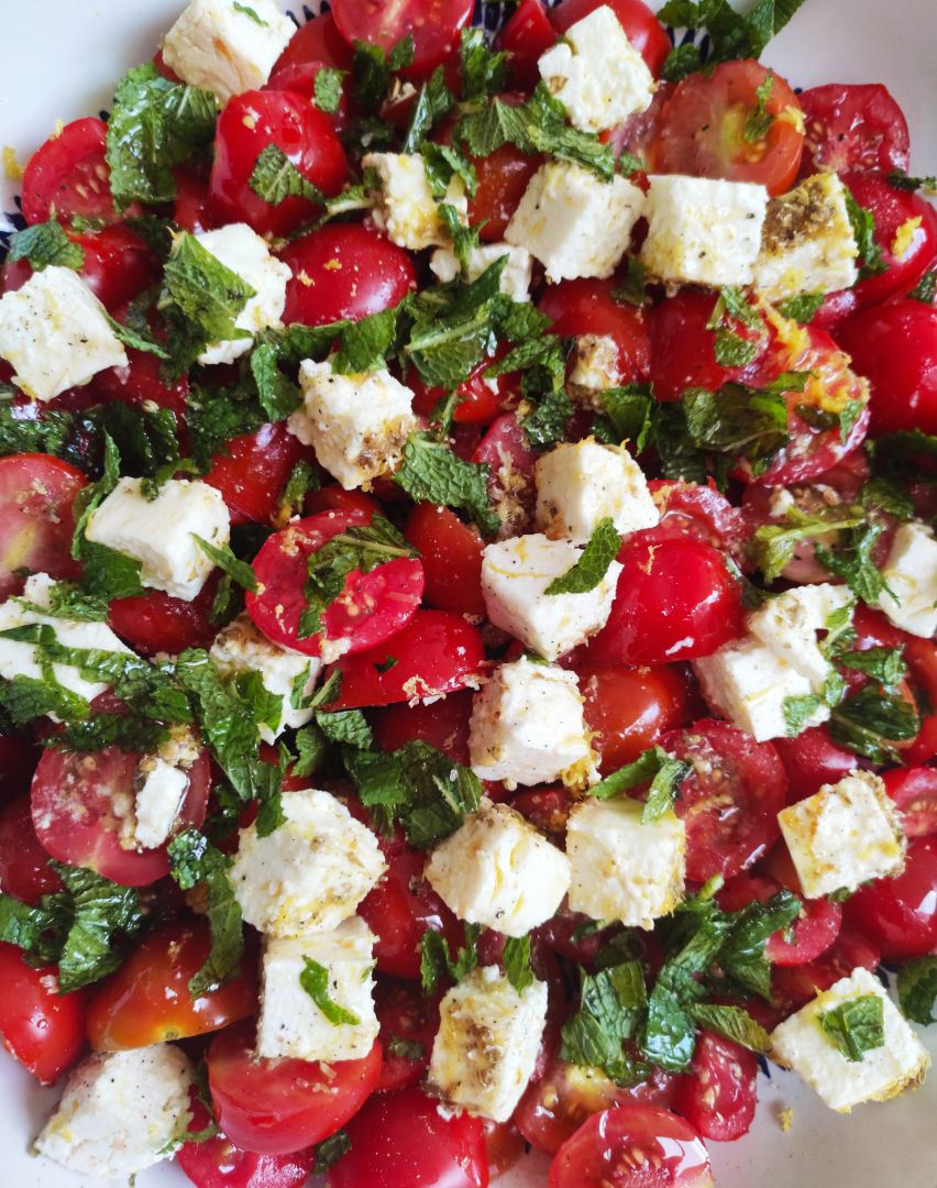 Ensalada de feta al horno con limón Ensalada de feta al horno con limón