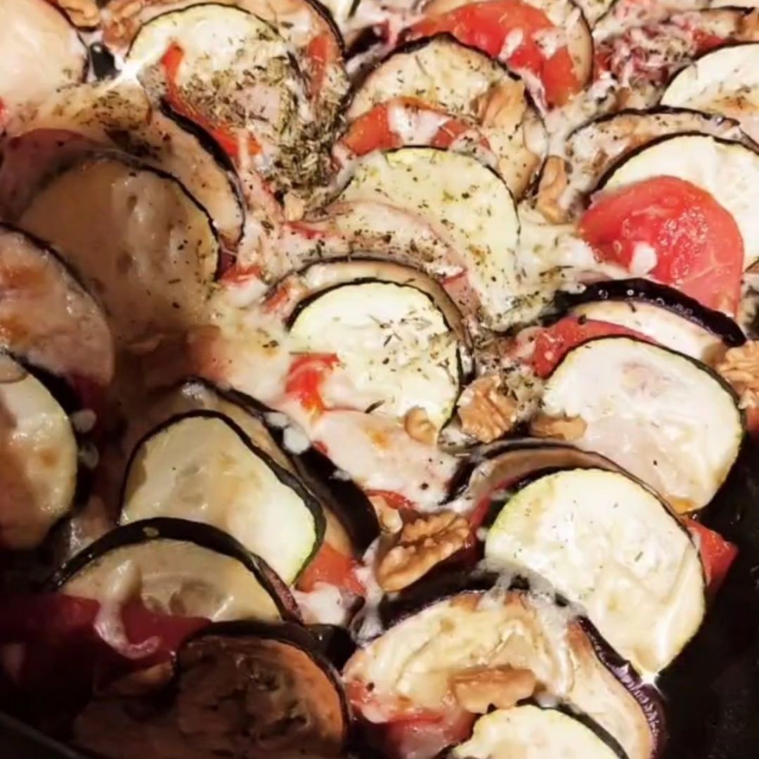 Gratin de Ratatouille aux noix. Gratin de Ratatouille aux noix.