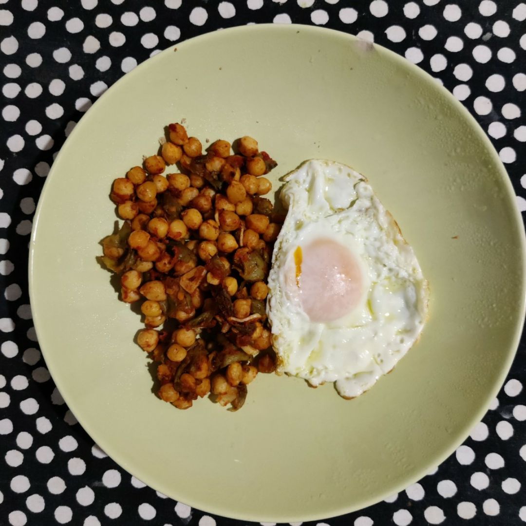 Garbanzos con huevo 🍳