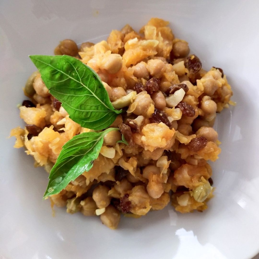Salteado de garbanzos y calabaza Salteado de garbanzos y calabaza