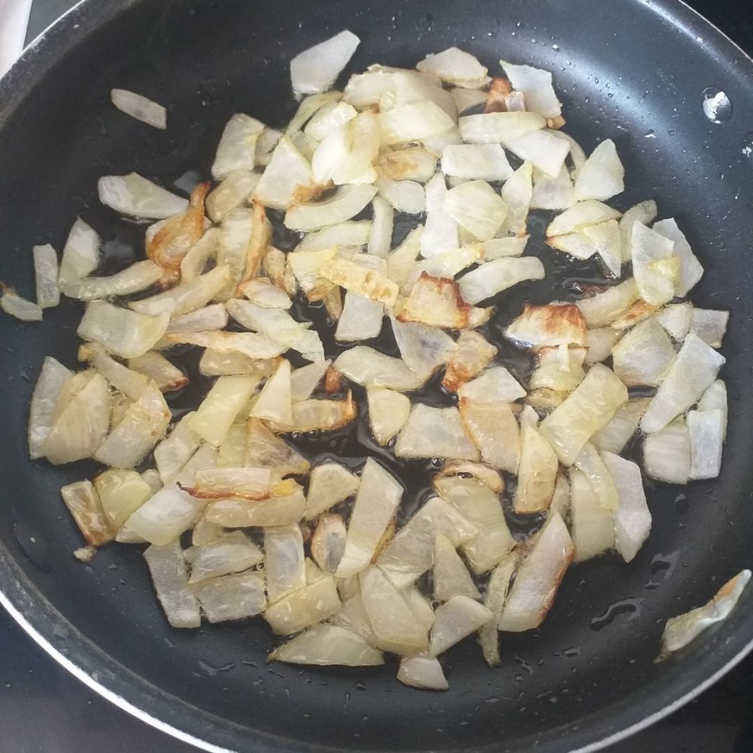 La mejor tortilla de patatas cebolla y coliflor 🤤🤤🤤 Paso 3 La mejor tortilla de patatas cebolla y coliflor 🤤🤤🤤 Paso 3