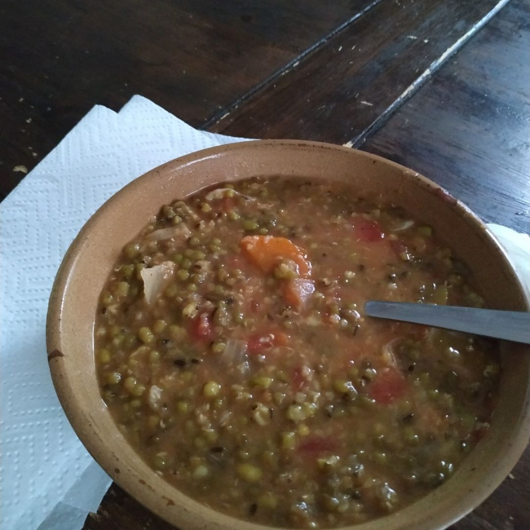 Guiso vegano de legumbres