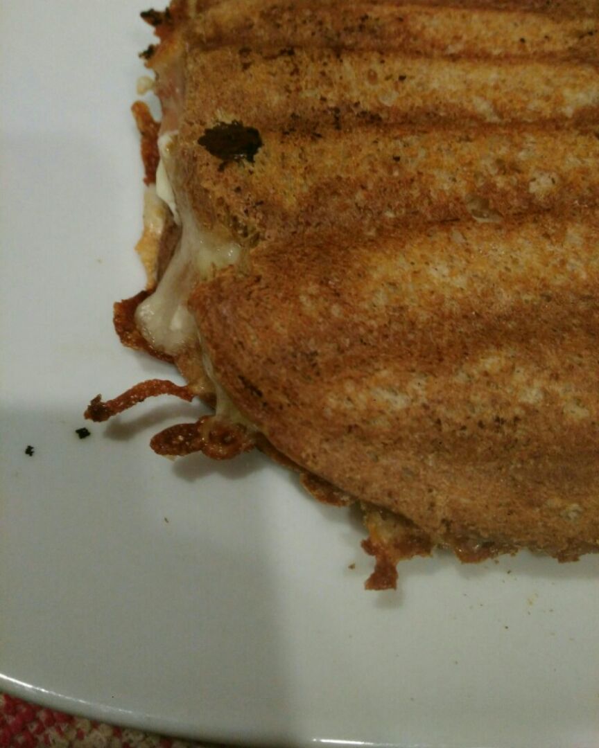 Sandwich de jamón y queso