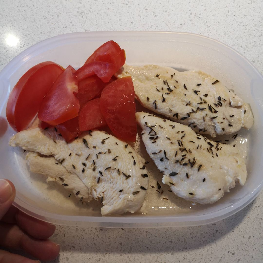 Pechuga a la plancha con especias y tomate