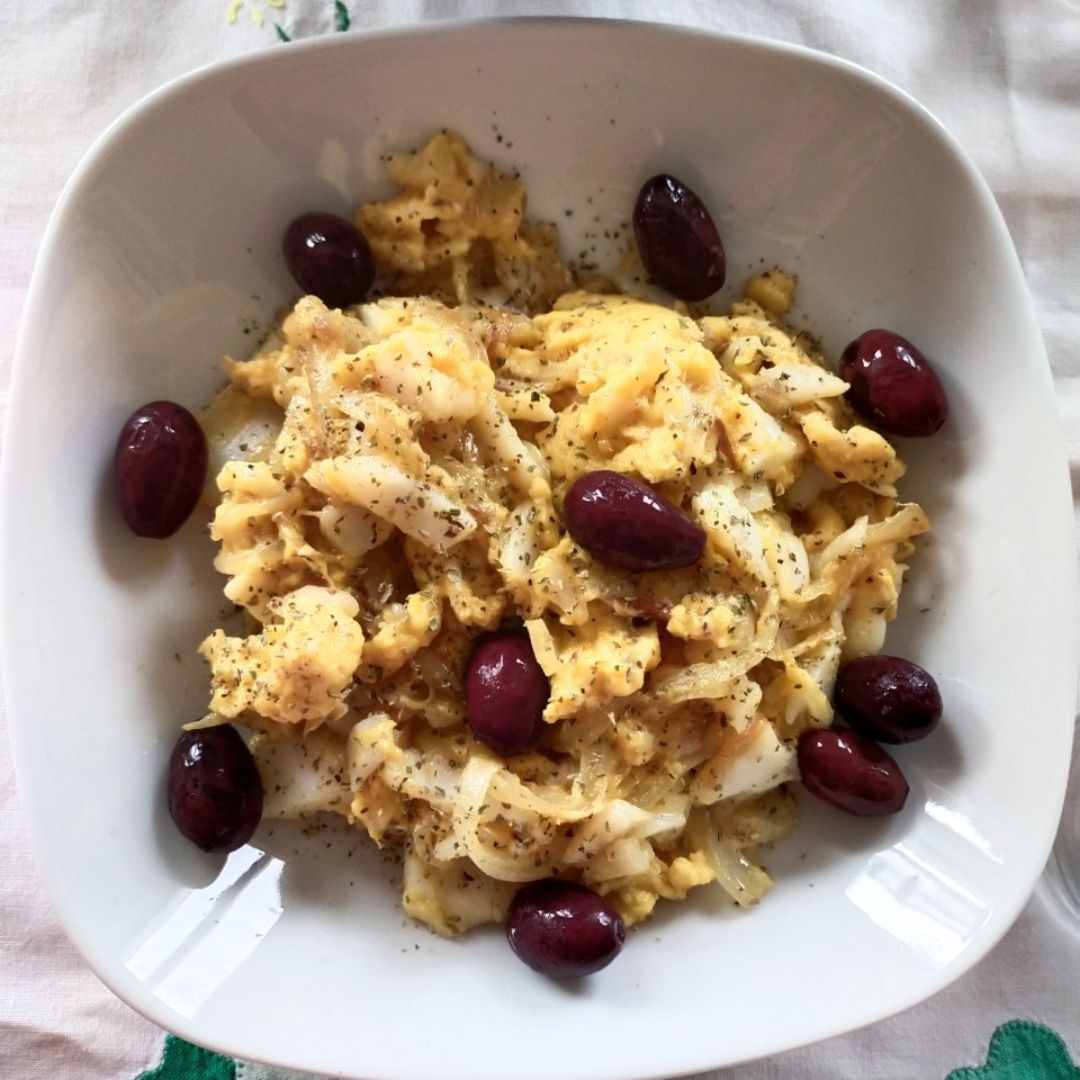 Revuelto de bacalao encebollado Paso 3 Revuelto de bacalao encebollado Paso 3