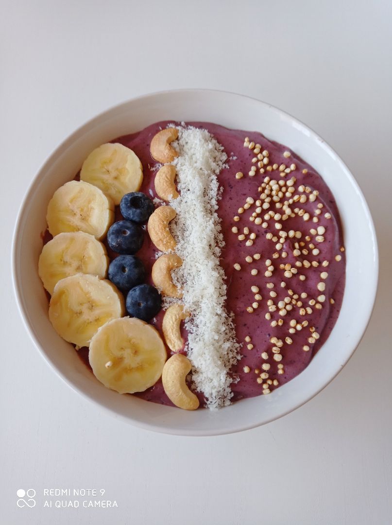 SMOOTHIE DE COLIFLOR, FRUTOS ROJOS Y AÇAÍ