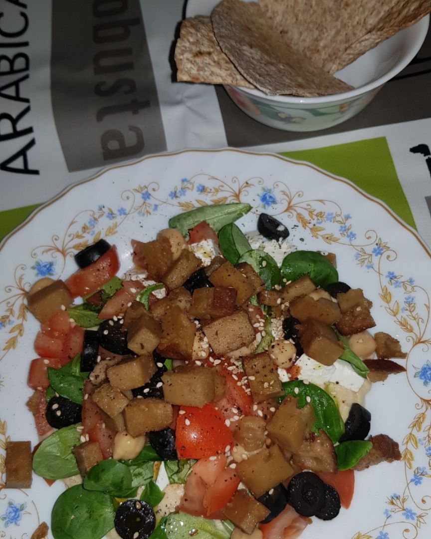 Ensalada de hummus y seitán 💛 Ensalada de hummus y seitán 💛