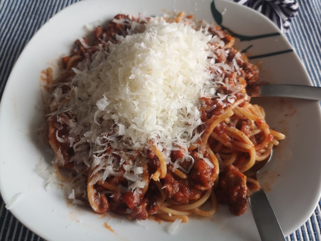 Espaguetis con salsa boloñesa Espaguetis con salsa boloñesa