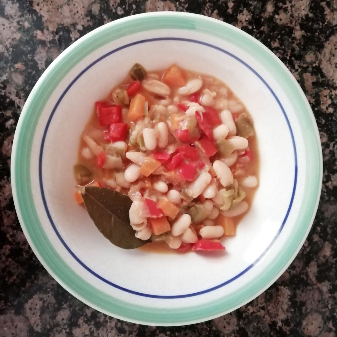 Potaje de alubias con verduras Potaje de alubias con verduras