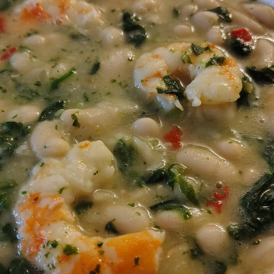 Alubias blancas con espinacas y langostinos Alubias blancas con espinacas y langostinos