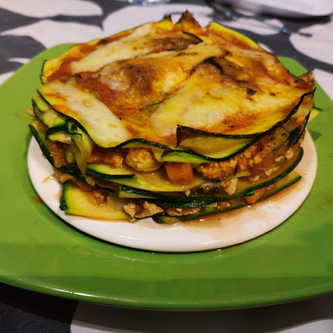 Lasaña de calabacín, verduras variadas y carne picada de polloStep 0