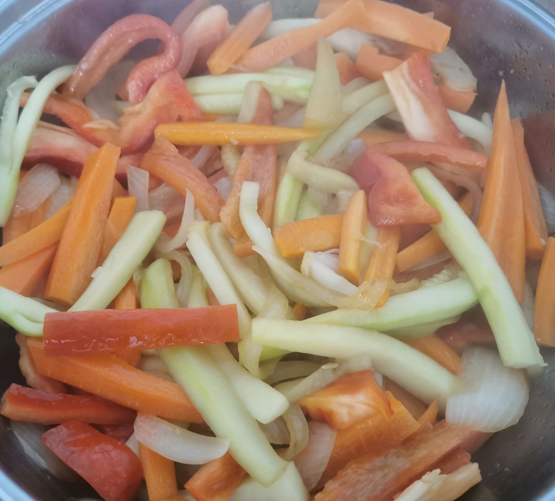 Pollo con verduras al curryStep 0
