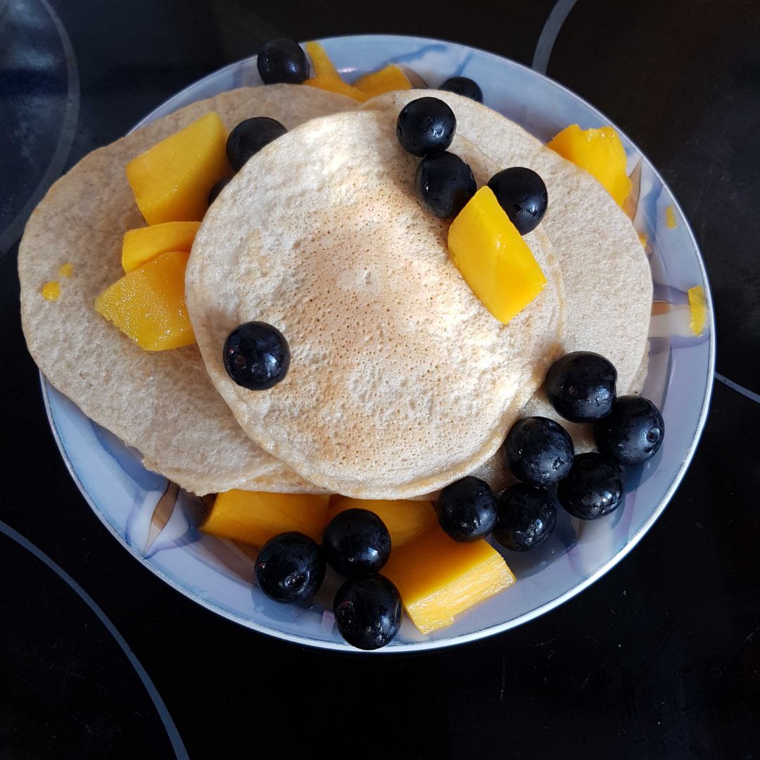 Tortitas de coco con fruta Tortitas de coco con fruta
