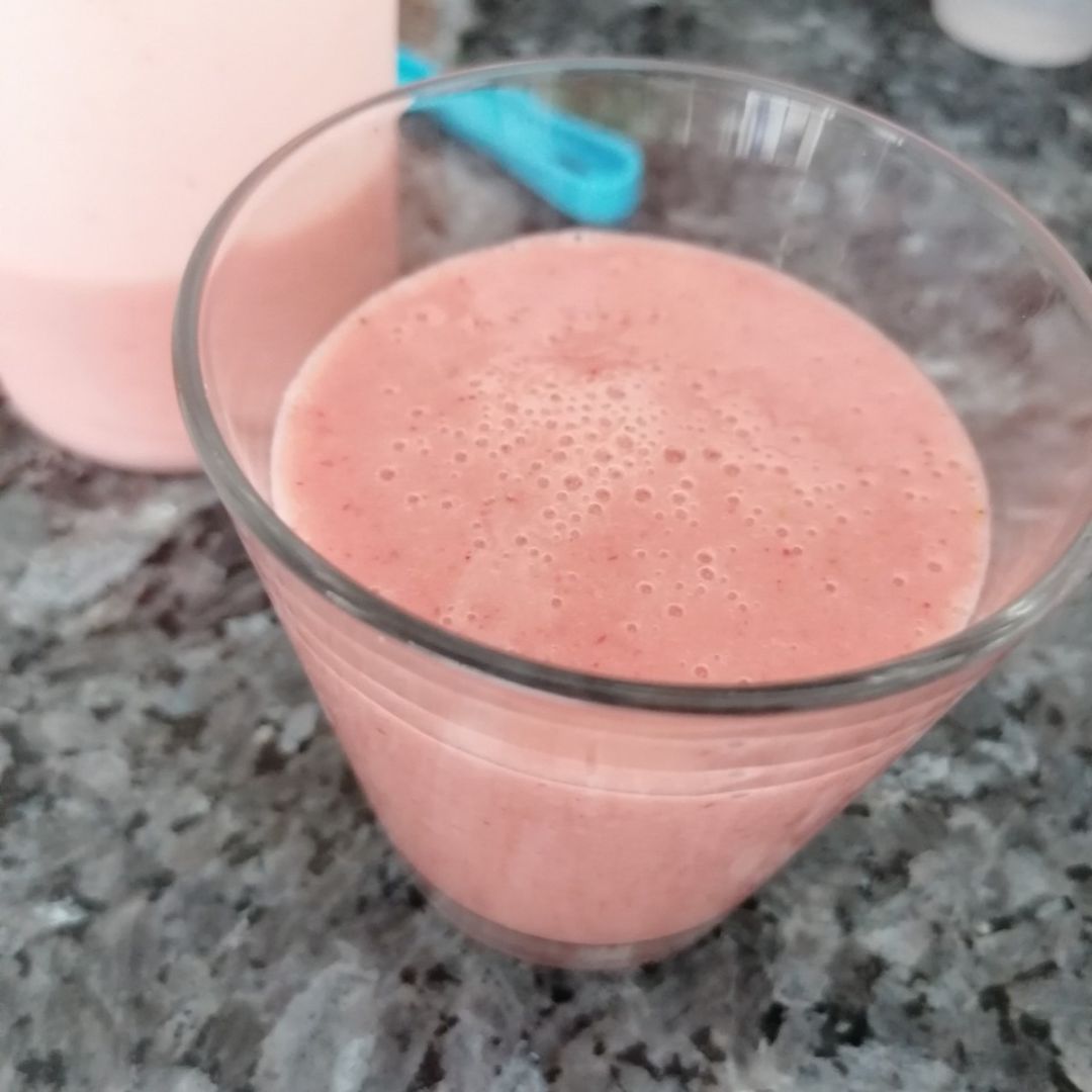 Batido de fresa y platano Batido de fresa y platano