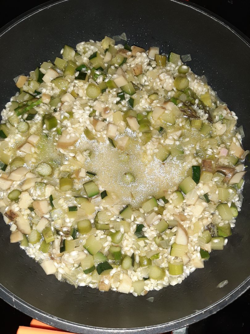 RISOTO DE VERDURAS Y QUESO AZULStep 0