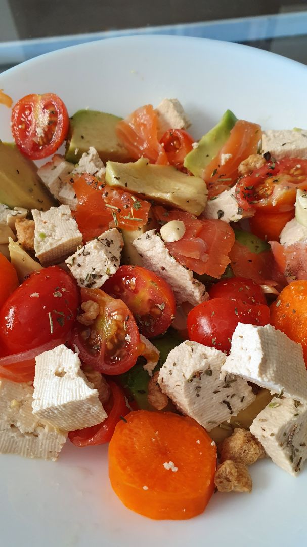 Ensalada vegana con tofu Ensalada vegana con tofu
