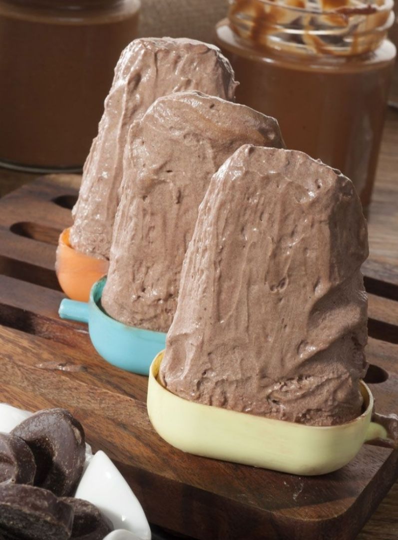Helados de cacao y plátano con un toque de café. Helados de cacao y plátano con un toque de café.