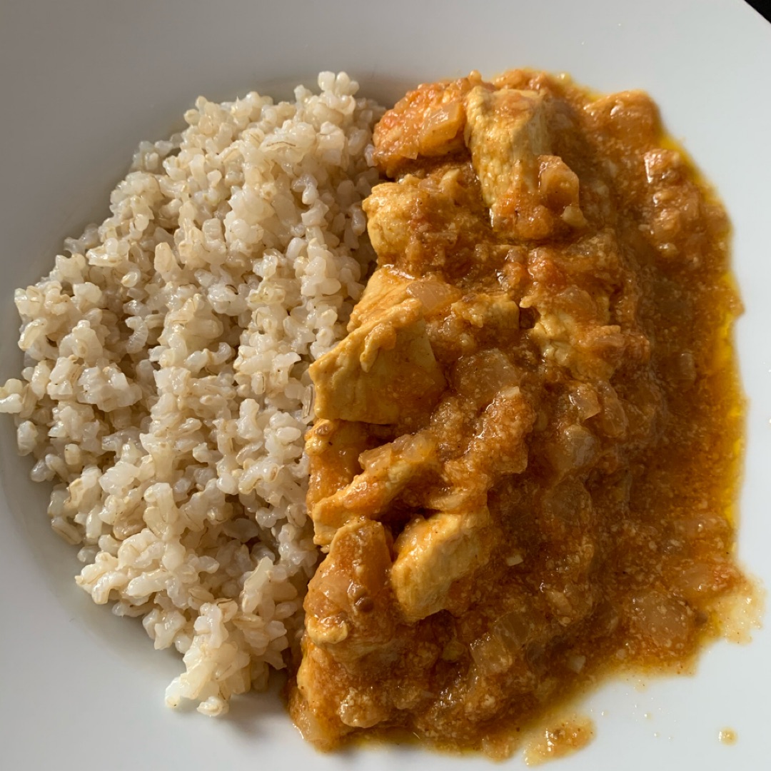 Arroz con pollo al curry suave 