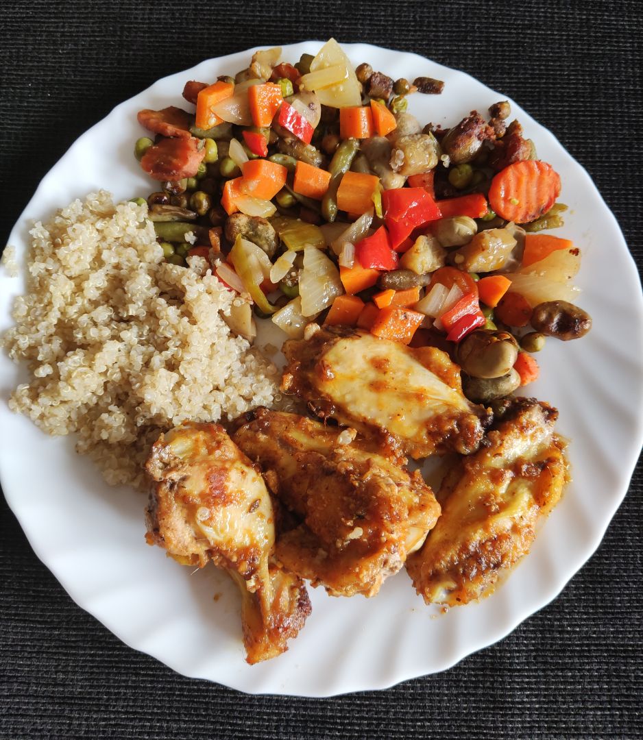Alitas de pollo con salsa de cacahuete Alitas de pollo con salsa de cacahuete