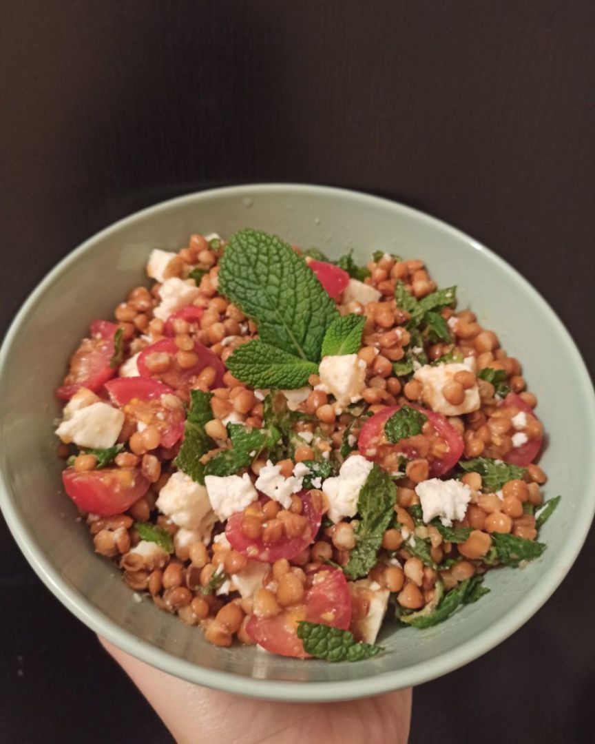 ENSALADA GRIEGA DE LENTEJAS, HIERBABUENA Y QUESO FETA 馃嚞馃嚪 ENSALADA GRIEGA DE LENTEJAS, HIERBABUENA Y QUESO FETA 馃嚞馃嚪