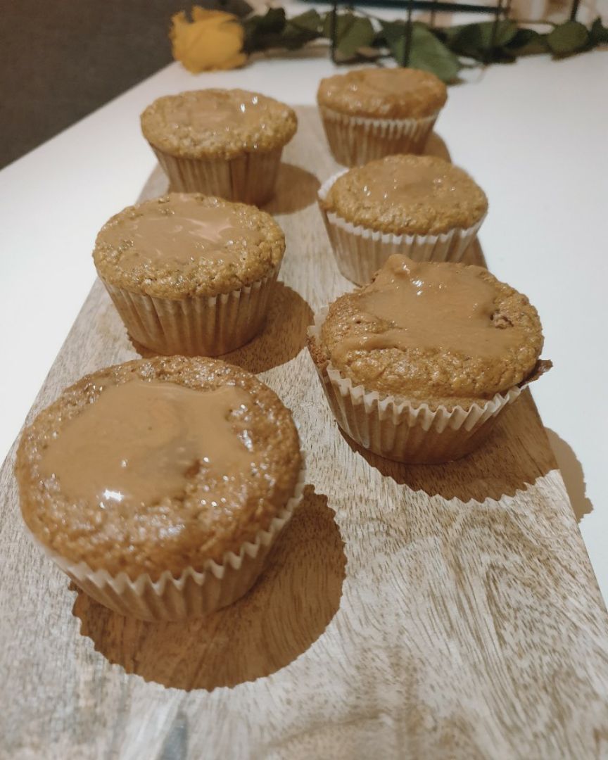 Magdalenas rellenas de crema de cacahuete Magdalenas rellenas de crema de cacahuete