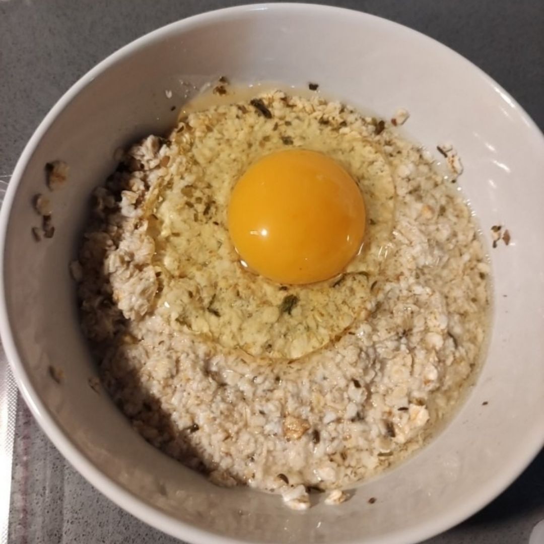 Pizza a la sartén rápida con base de avena Paso 2 Pizza a la sartén rápida con base de avena Paso 2