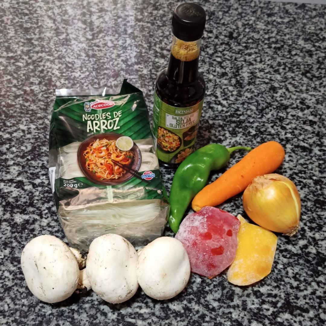 Wok de verduras con champiñones 🍄🥕 Paso 0 Wok de verduras con champiñones 🍄🥕 Paso 0