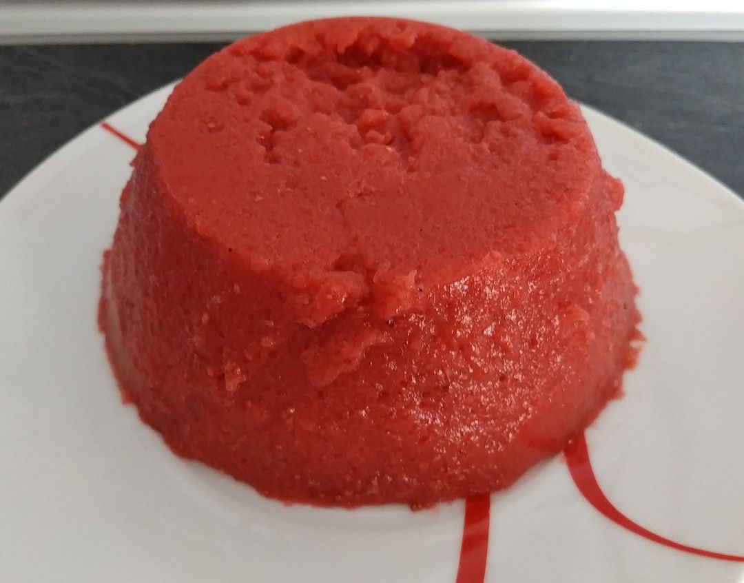 Gelatina de fresa con plátano y zumo de fresa. Paso 3