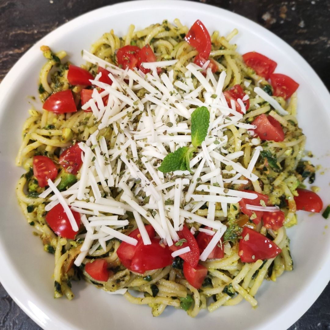Pasta con pesto de Espinacas y Aguacate Pasta con pesto de Espinacas y Aguacate