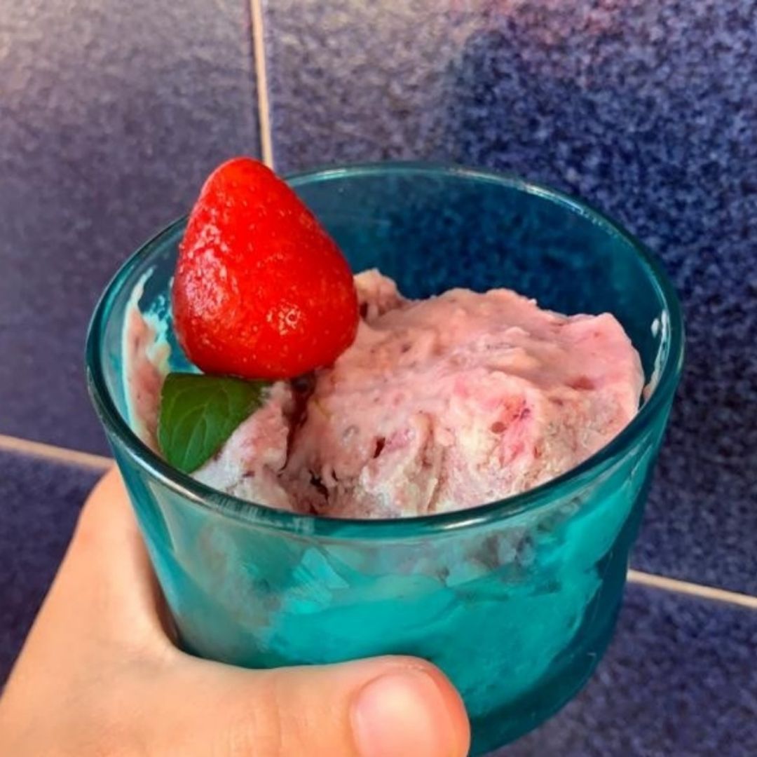 Helado fácil fresas y queso (sabor petitsuisse) Helado fácil fresas y queso (sabor petitsuisse)
