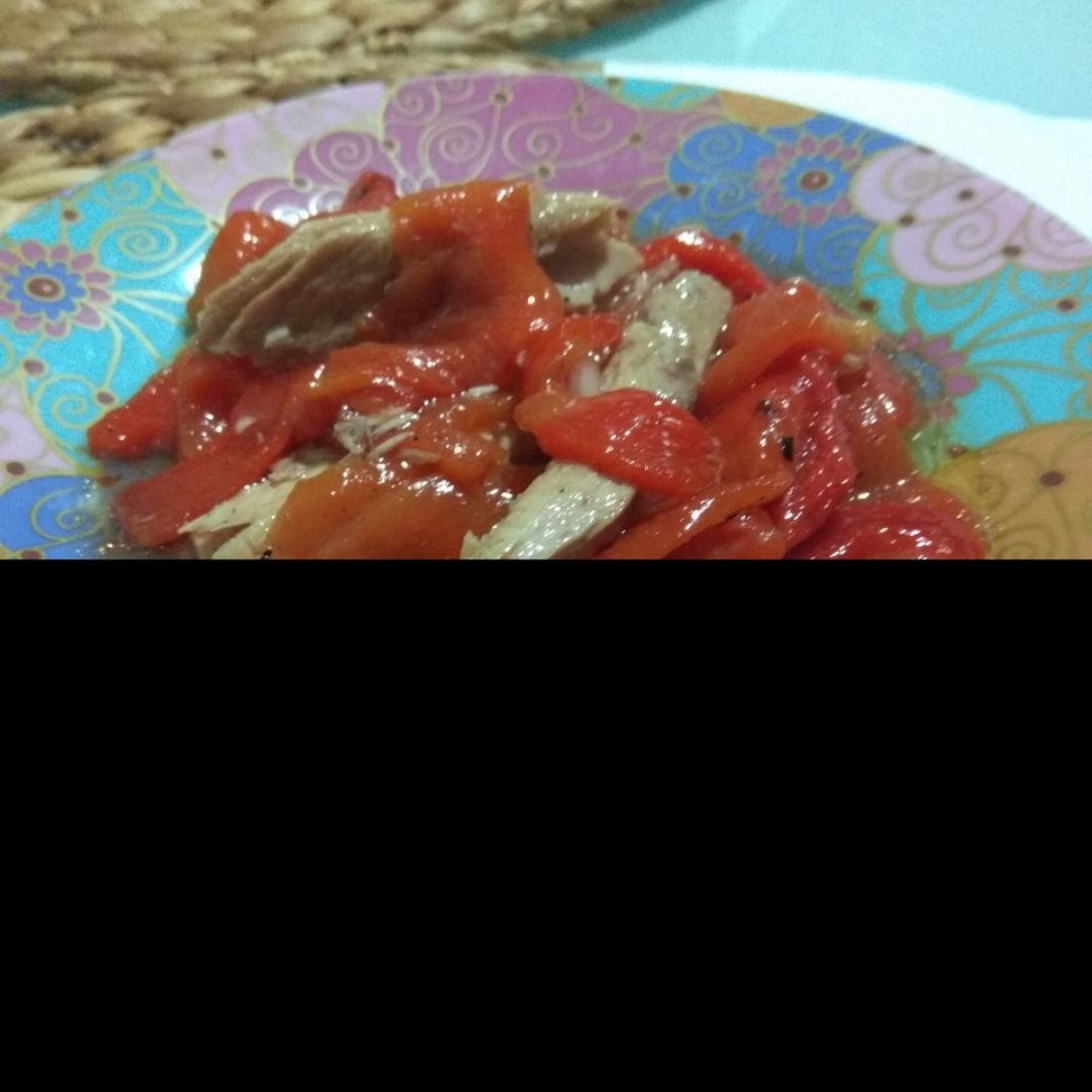 Pimientos asados con melva y cebolla Pimientos asados con melva y cebolla
