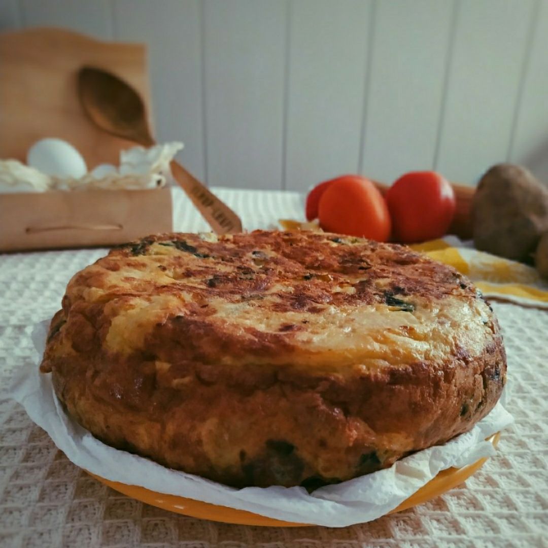 Tortillón de patatas con 🥬espinacas y 🧀queso sin lactosa Tortillón de patatas con 🥬espinacas y 🧀queso sin lactosa