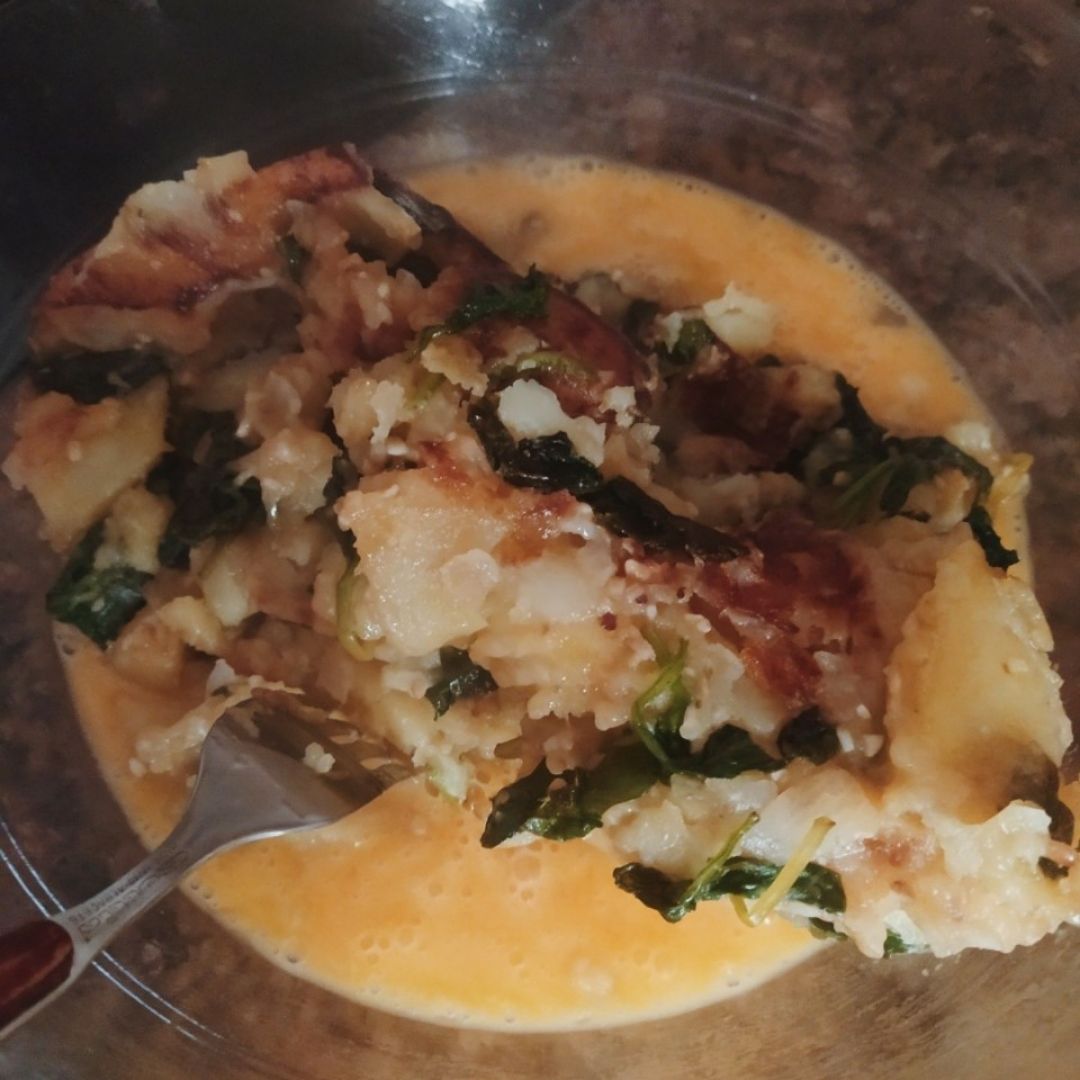 Tortillón de patatas con 🥬espinacas y 🧀queso sin lactosa Paso 3 Tortillón de patatas con 🥬espinacas y 🧀queso sin lactosa Paso 3