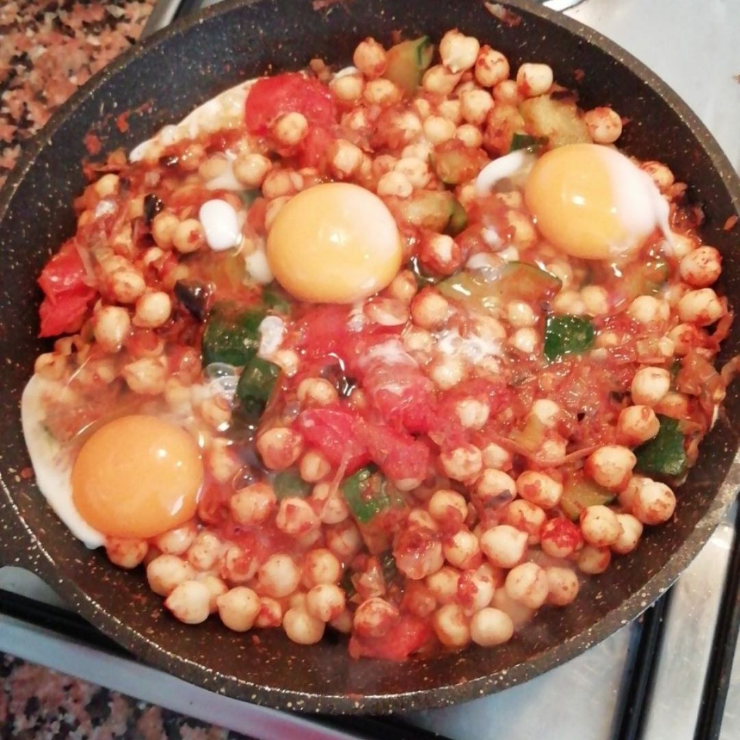 Garbanzos con verduritas y huevo Paso 4